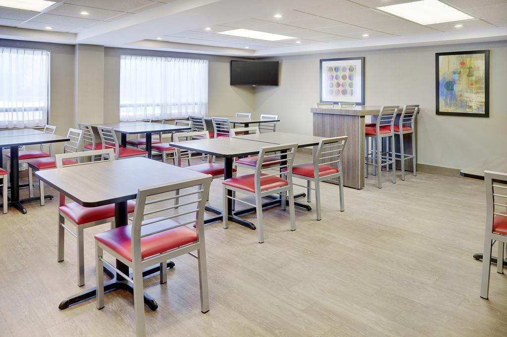 Comfort Inn Пикъринг Екстериор снимка