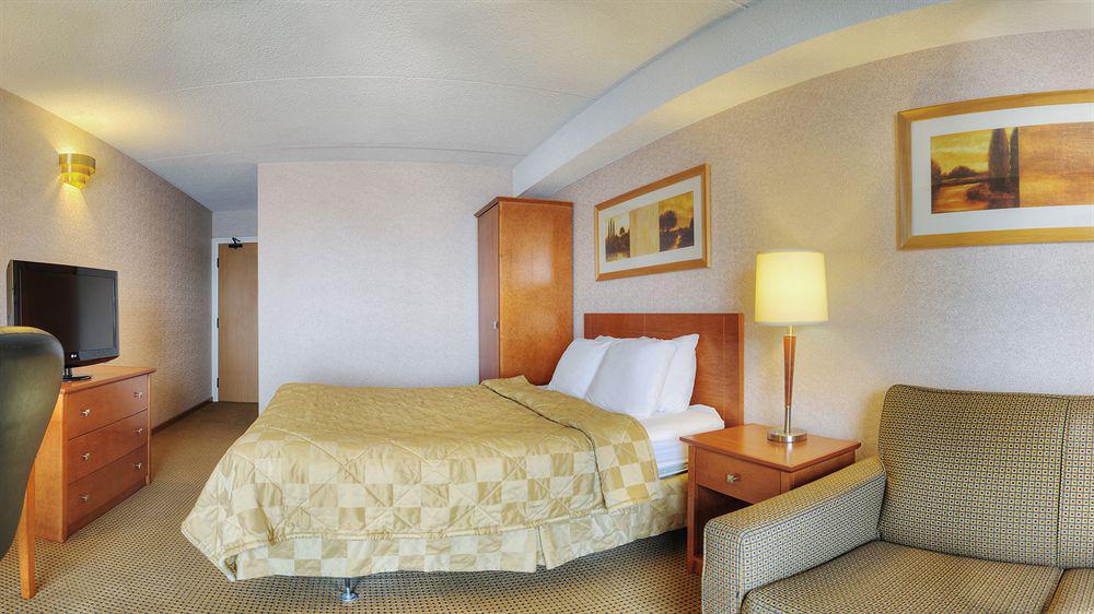 Comfort Inn Пикъринг Екстериор снимка